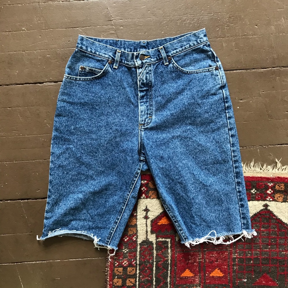 Vintage high waisted Lee cut offs made in 🇺🇸